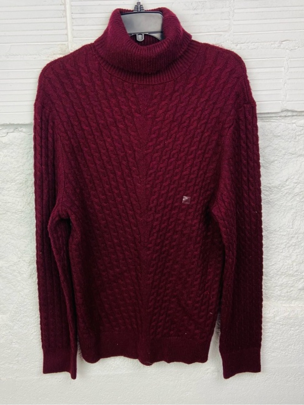 NWOT Express Men's Cable Turtleneck burgundy Sweater size medium